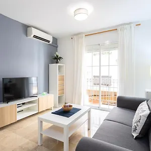 https://holidays2malaga-capuchinos-french-balconies-private.hotelsinnerja.org